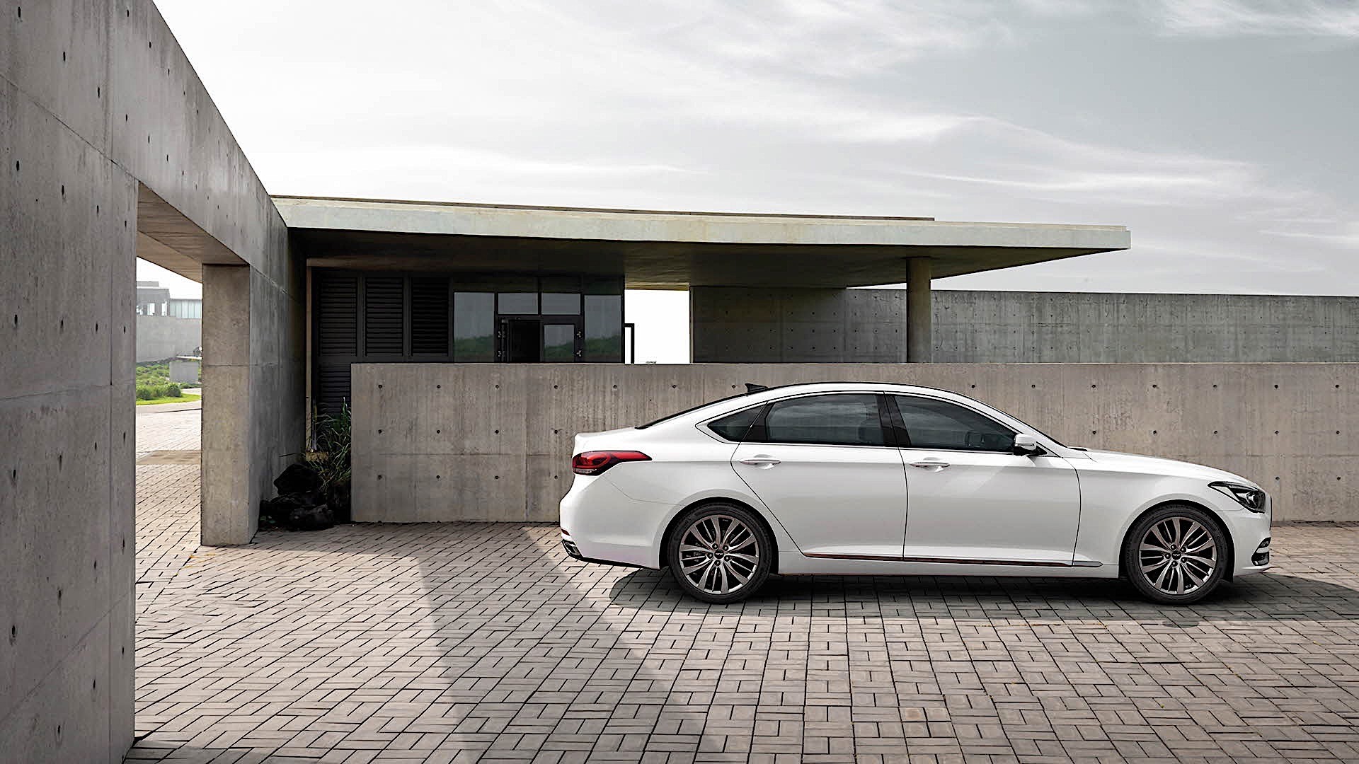 Genesis G80 photo 23