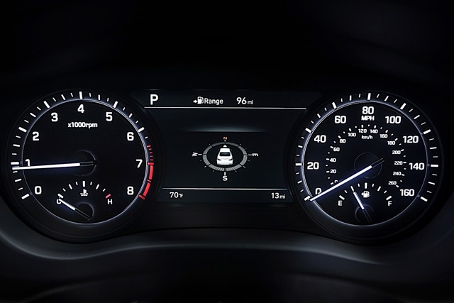 Genesis G80 photo 101