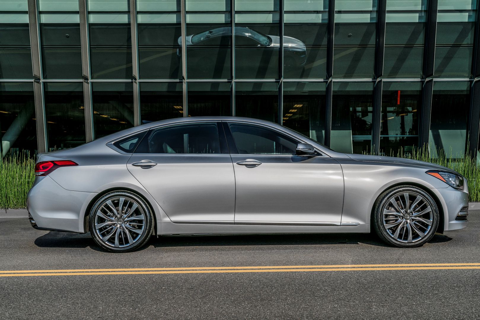 Genesis G80 photo 9