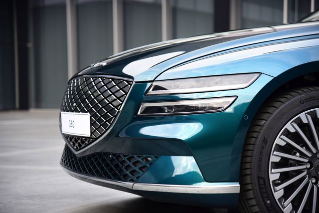 Genesis G80 photo 21