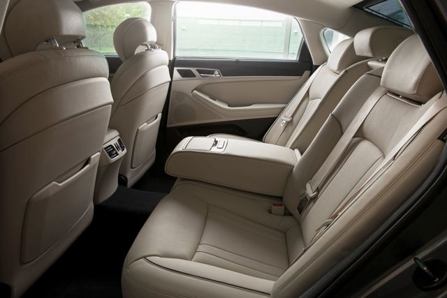 Genesis G80 photo 30