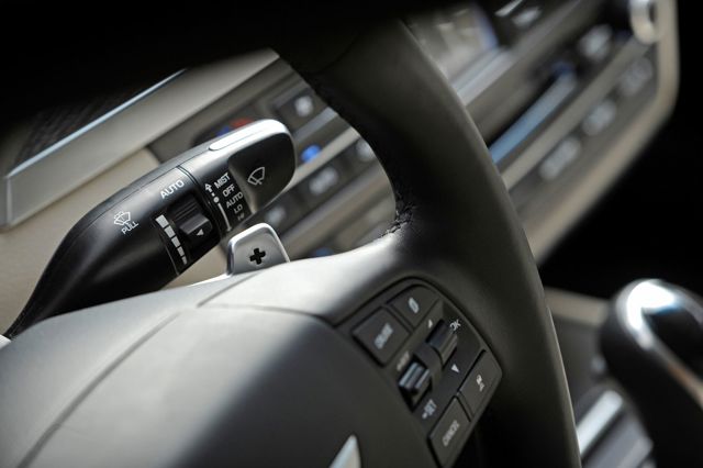Genesis G80 photo 31