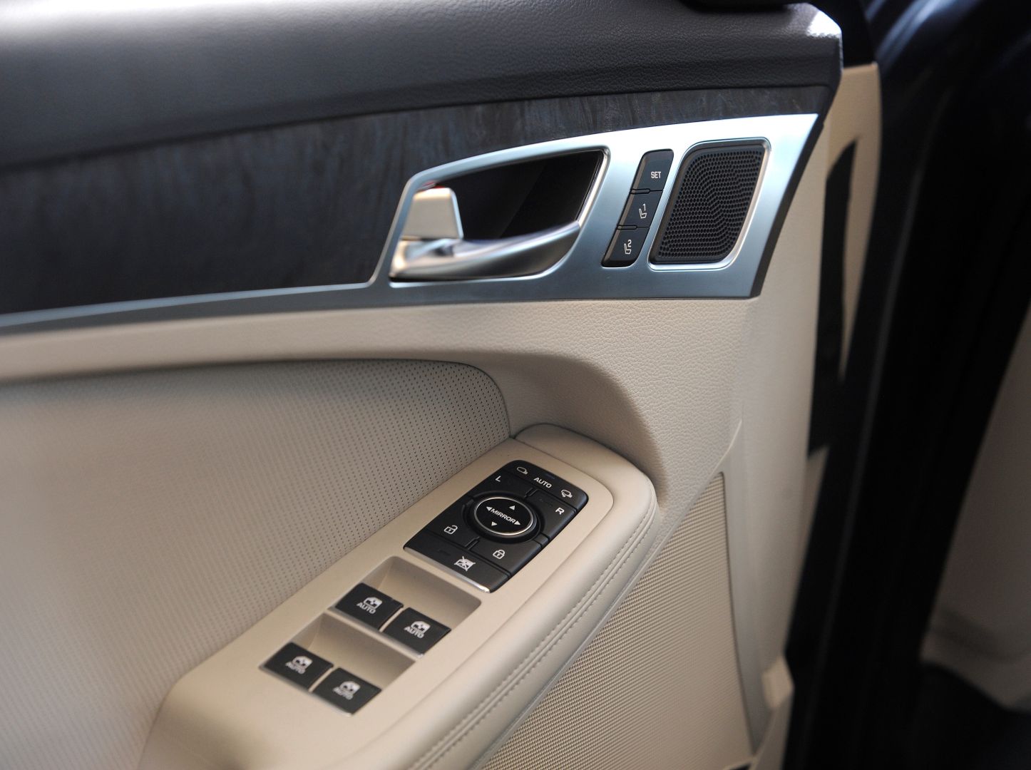 Genesis G80 photo 33