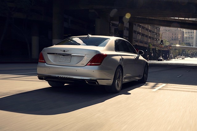 Genesis G90 photo 16