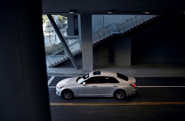 Genesis G90 photo 22