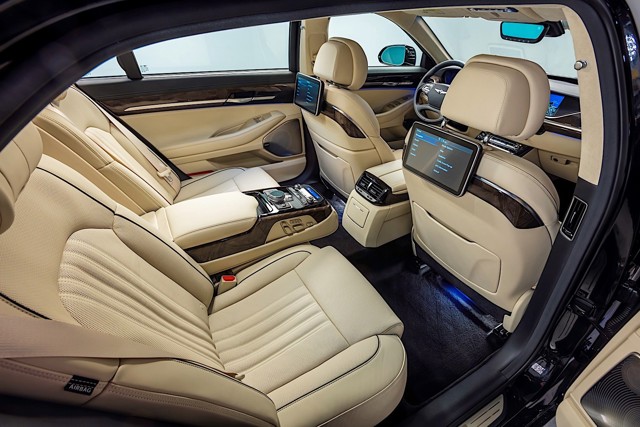 Genesis G90 photo 29