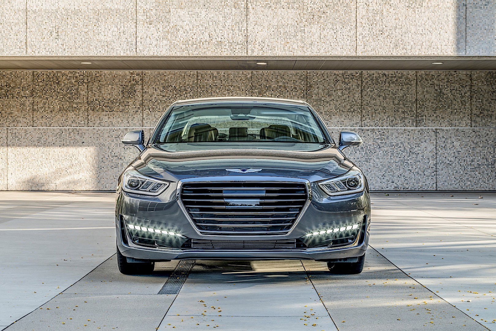 Genesis G90 photo 2