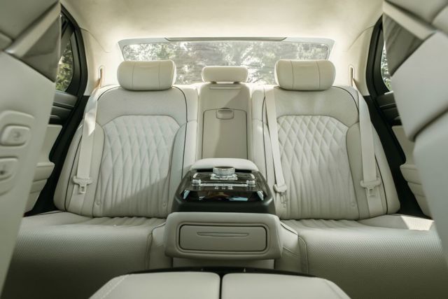 Genesis G90 photo 36
