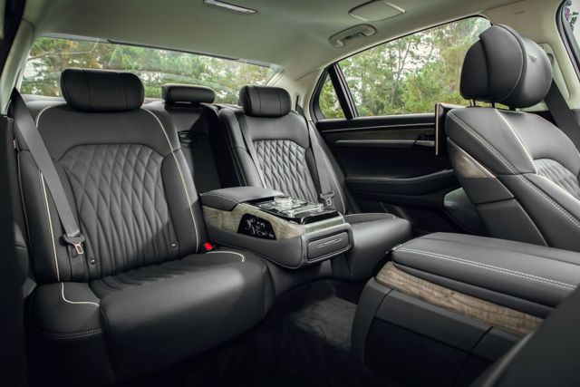 Genesis G90 photo 39