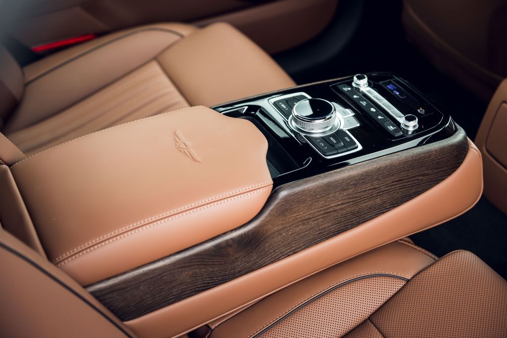 Genesis G90 photo 41