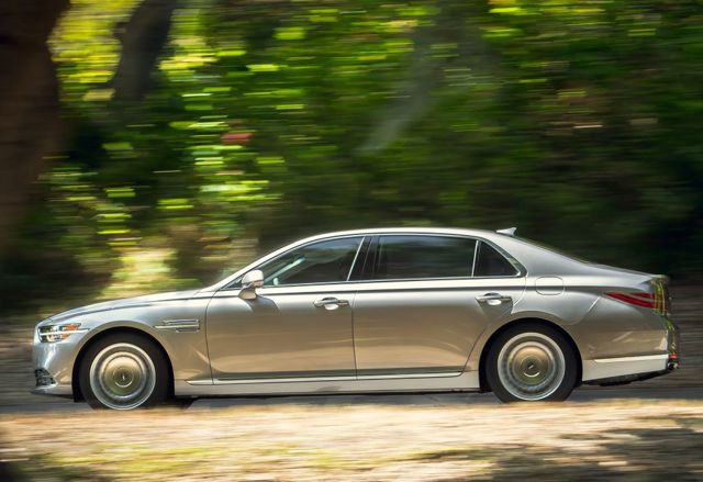 Genesis G90 photo 2