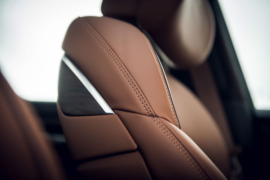 Genesis G90 photo 28