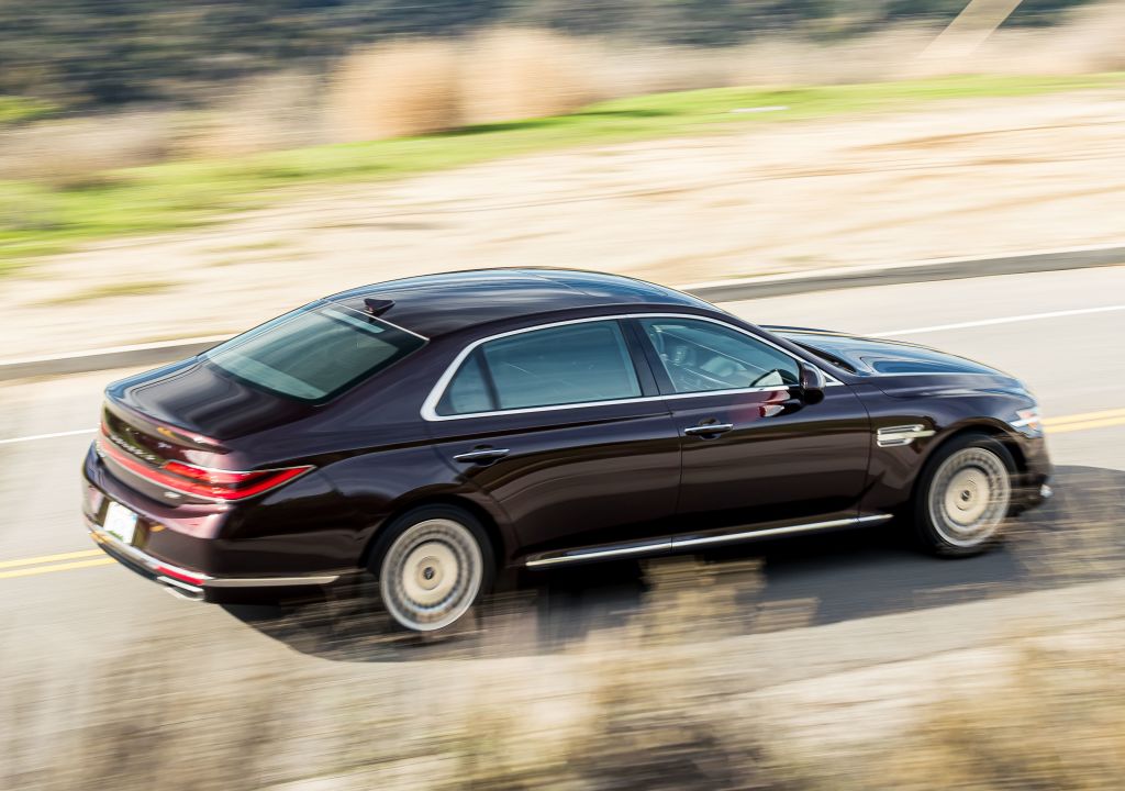 Genesis G90 photo 17