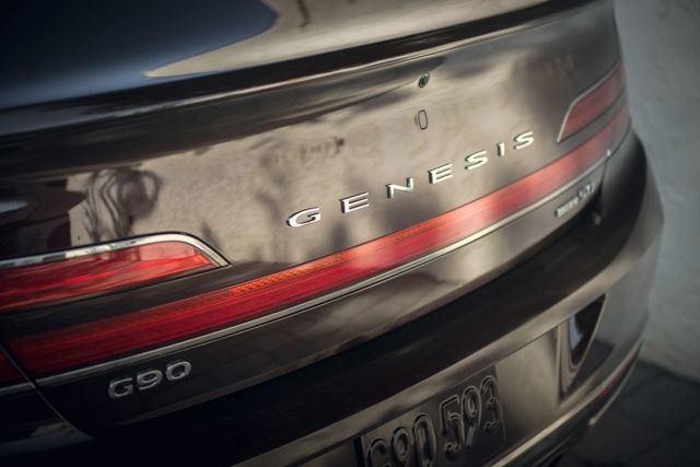Genesis G90 photo 21