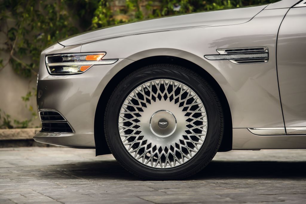 Genesis G90 photo 23