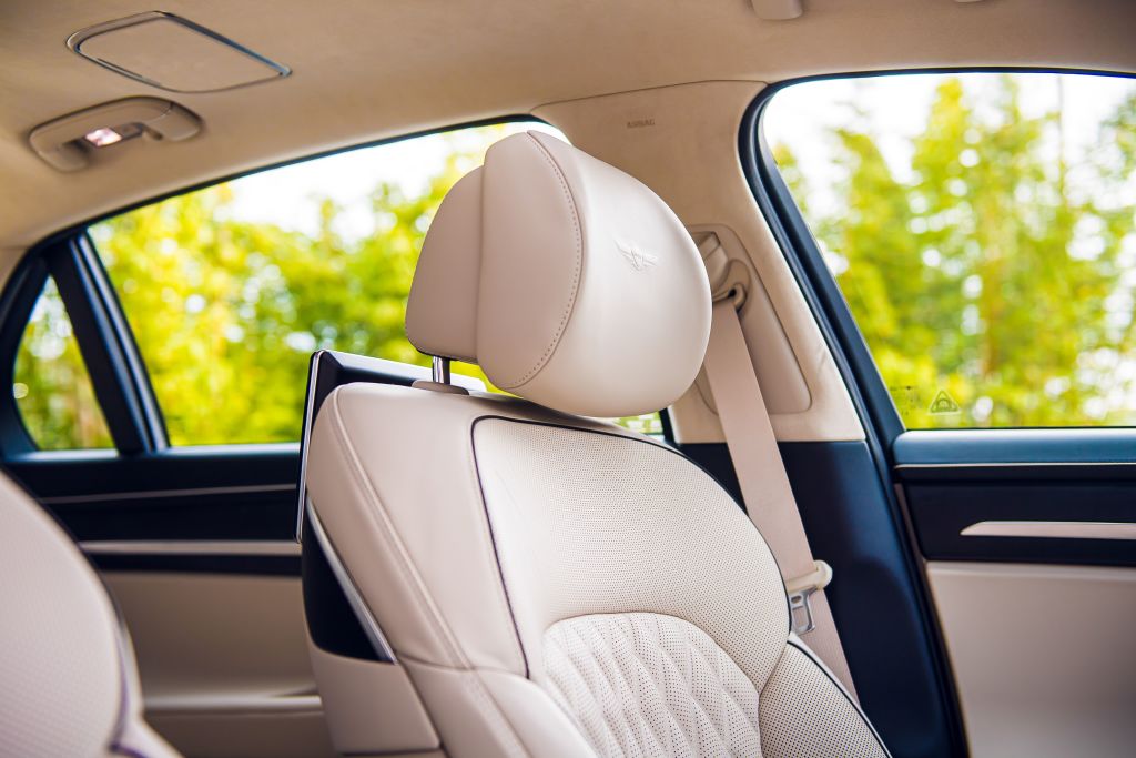 Genesis G90 photo 34