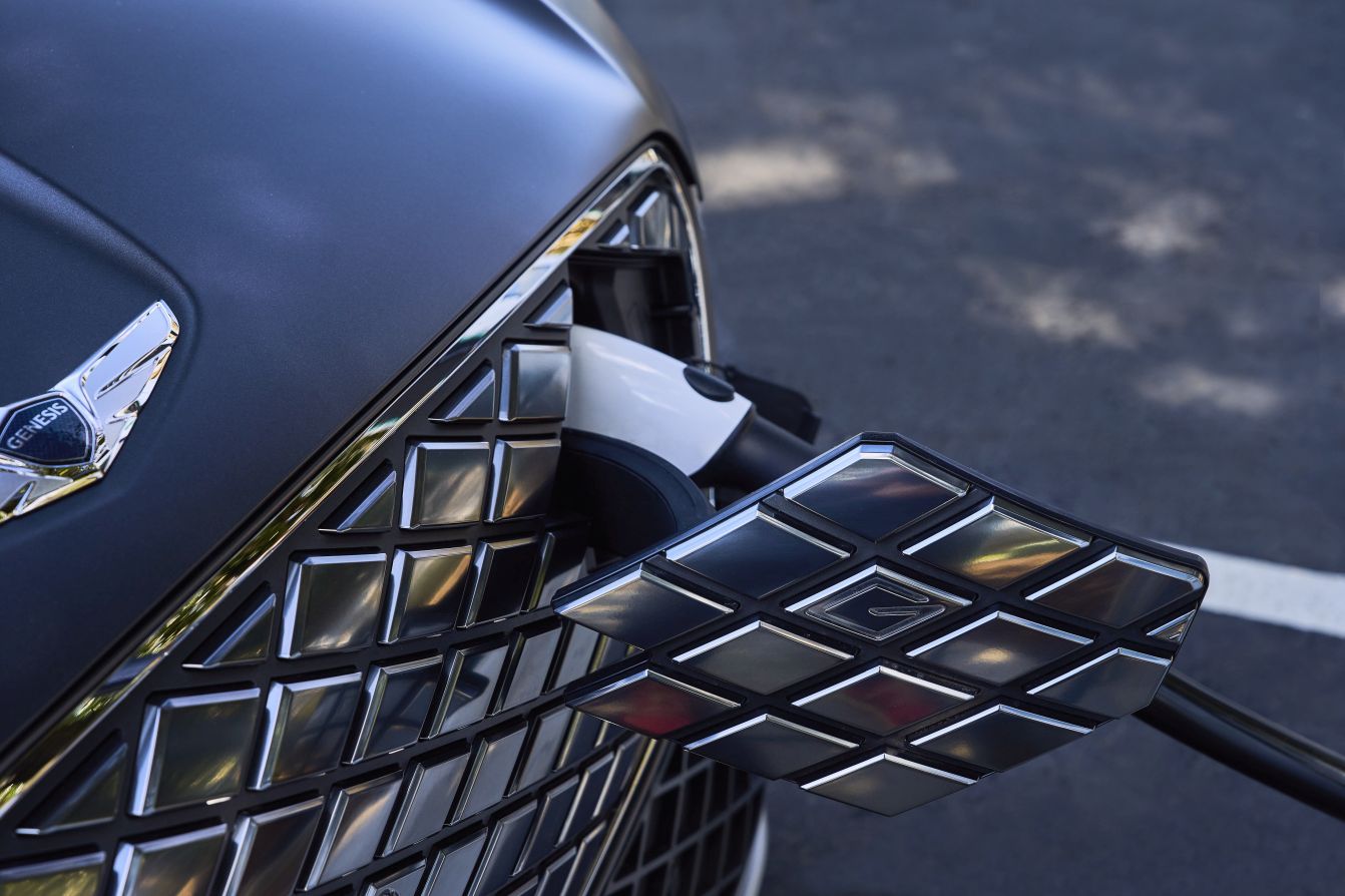 Genesis Gv70 photo 21