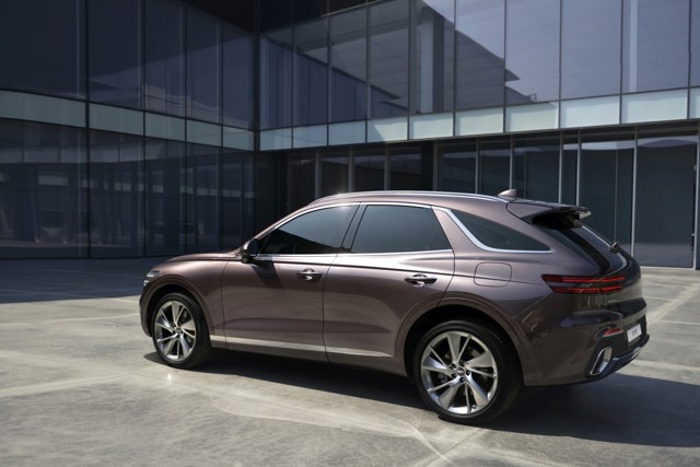 Genesis Gv70 photo 2