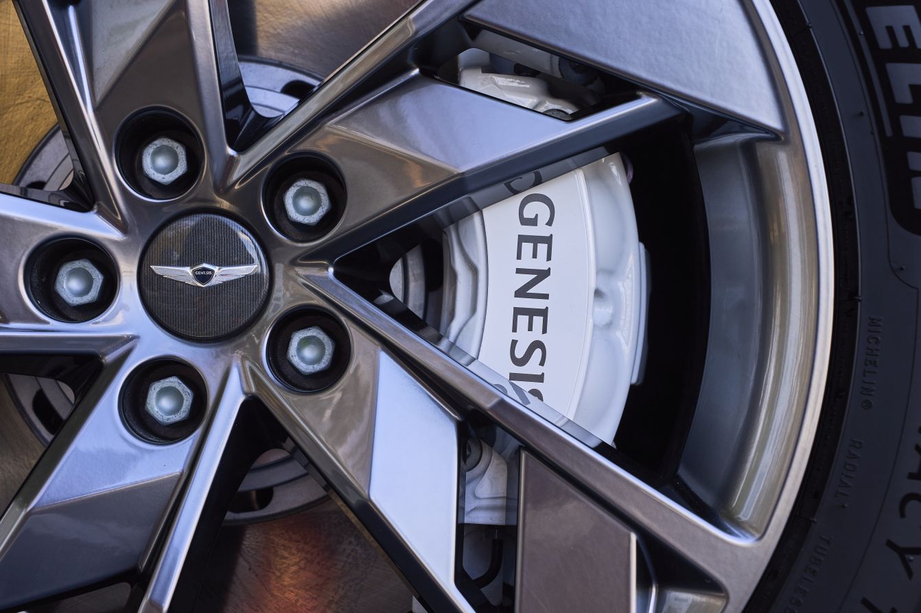 Genesis Gv70 photo 22