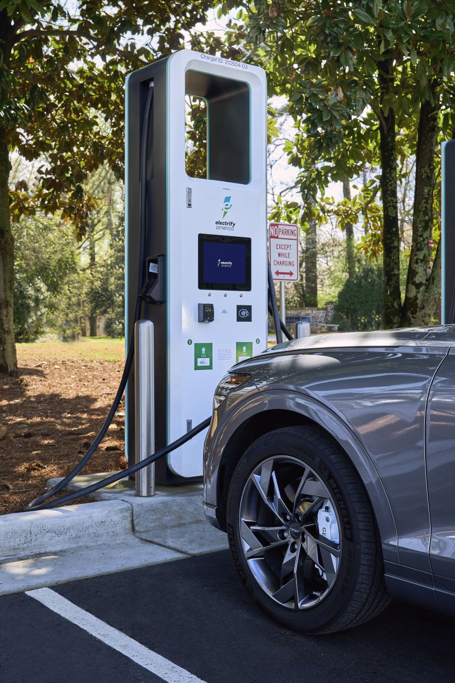 Genesis Gv70 photo 24