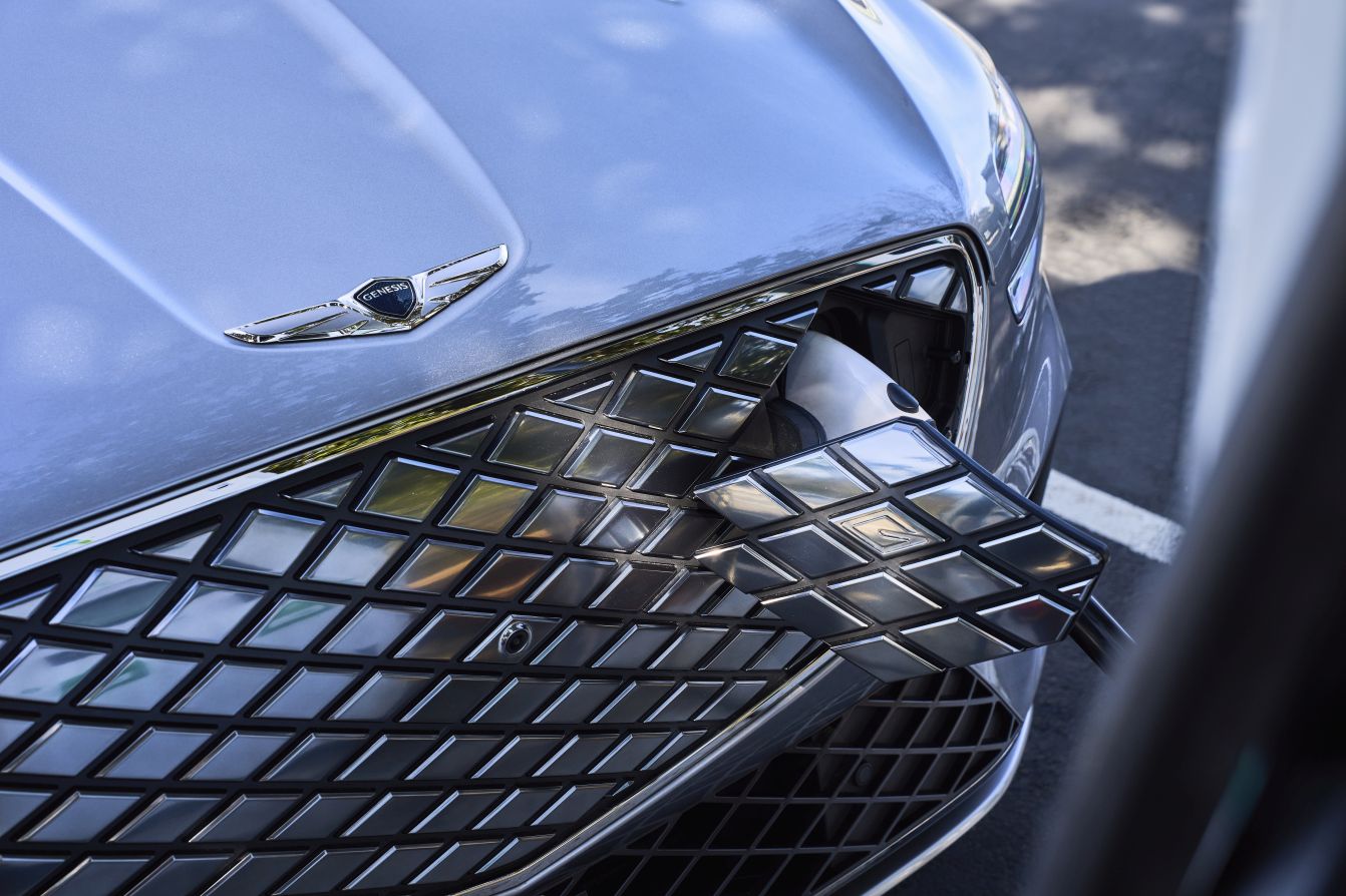 Genesis Gv70 photo 26