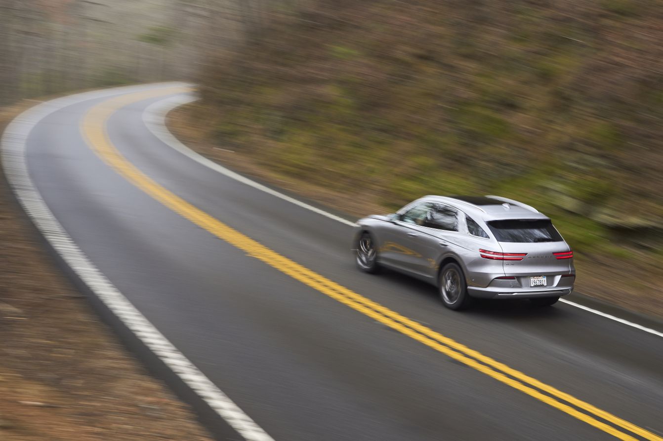 Genesis Gv70 photo 31