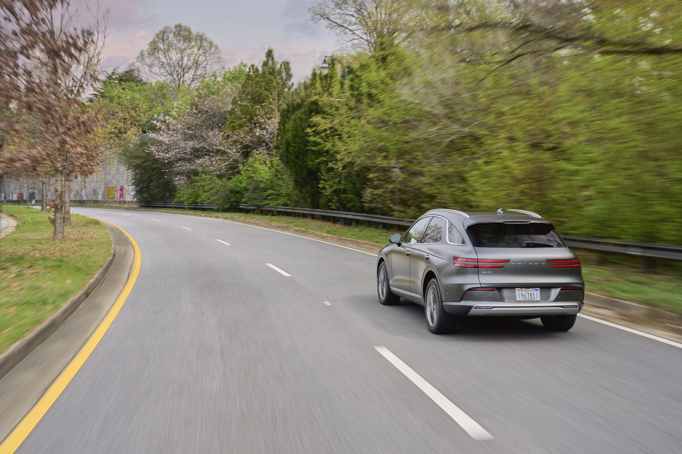 Genesis Gv70 photo 43