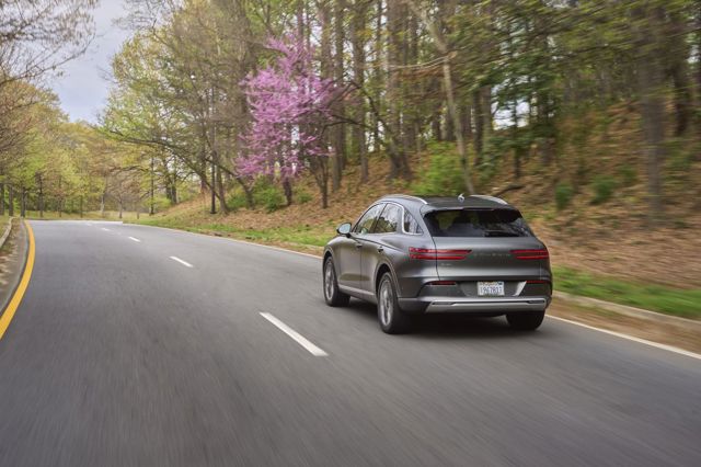 Genesis Gv70 photo 45