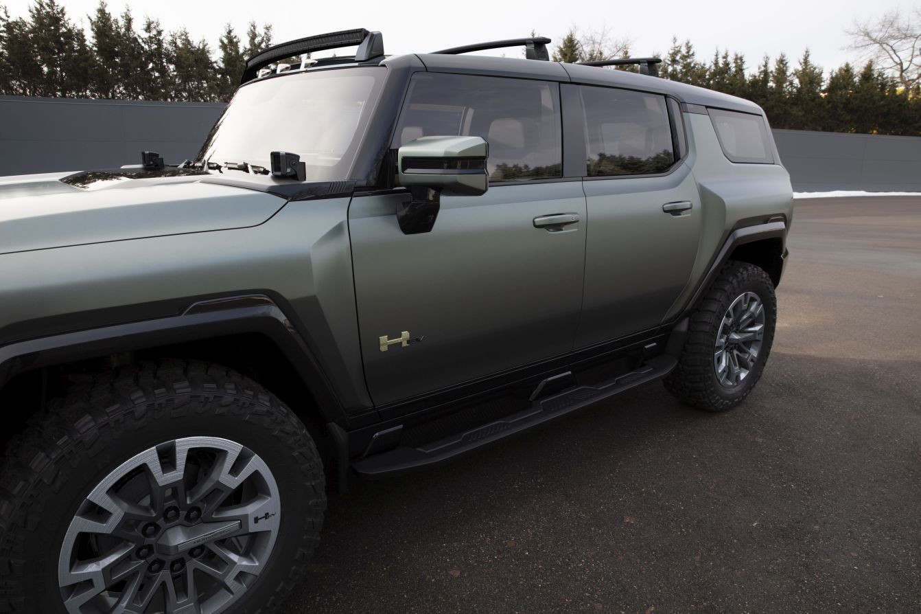 Gmc Hummer Ev Suv photo 24