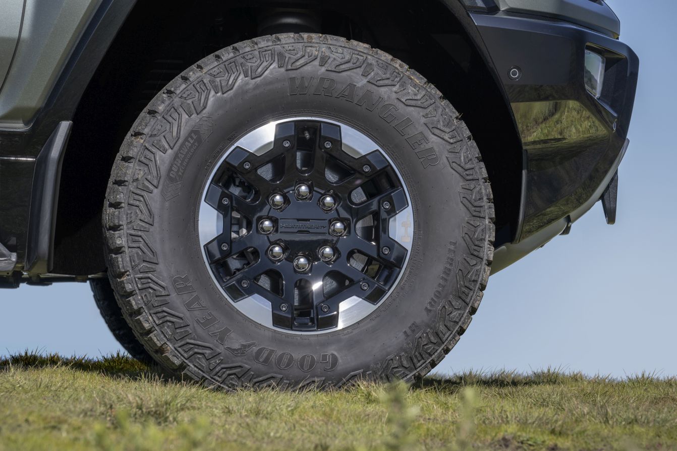 Gmc Hummer Ev Suv photo 44