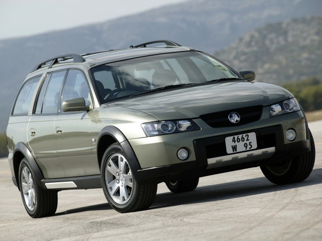 Holden Adventra photo 22
