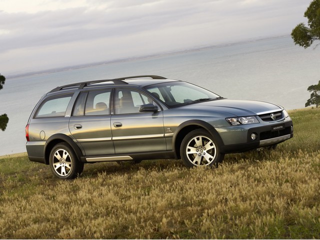 Holden Adventra photo 29