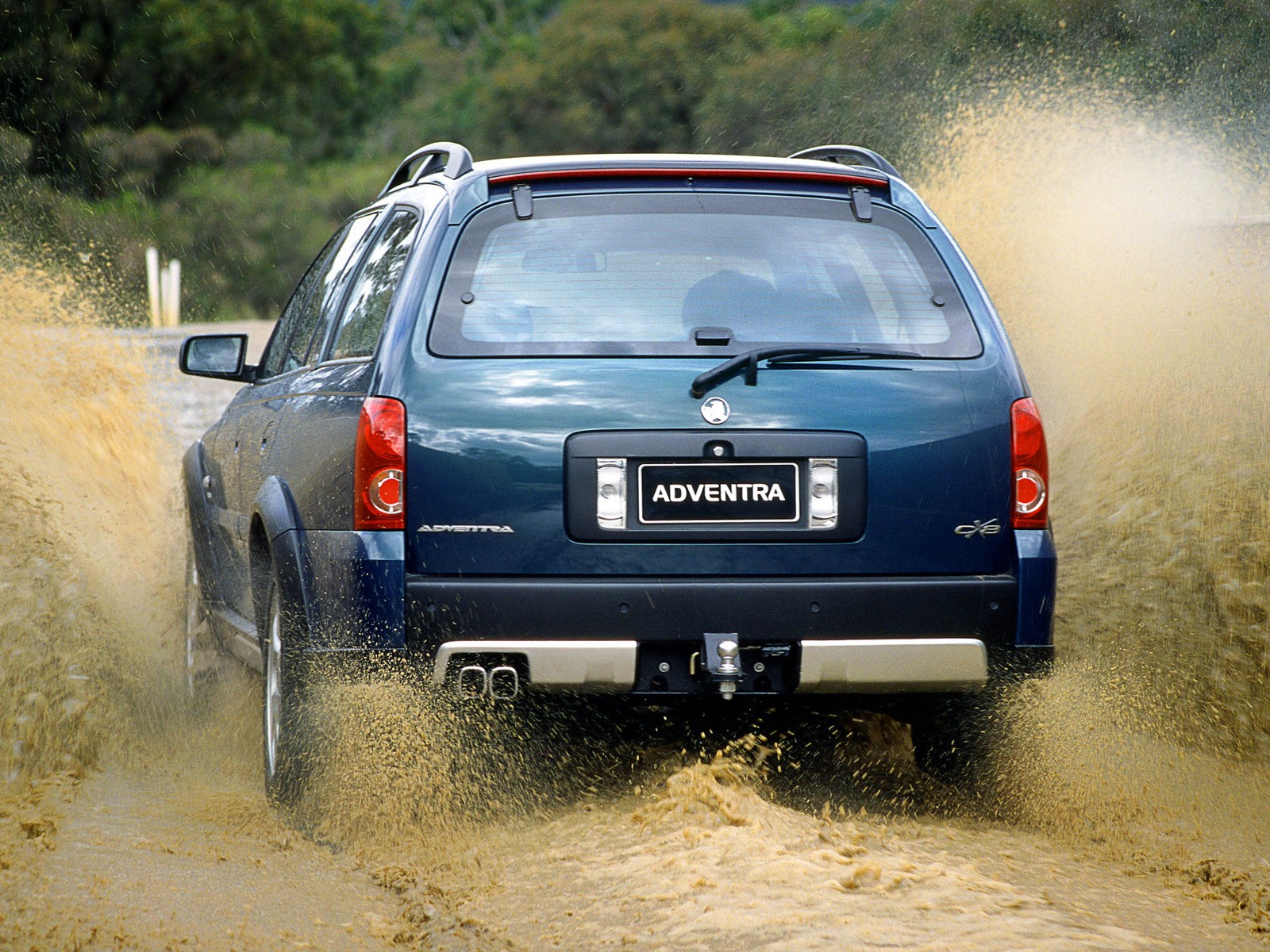 Holden Adventra photo 30