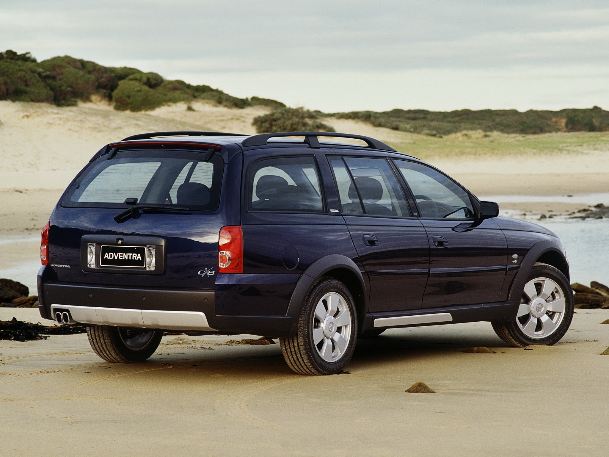 Holden Adventra photo 33