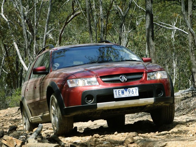 Holden Adventra photo 35