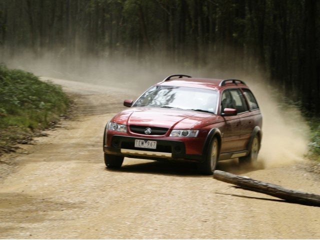 Holden Adventra photo 38