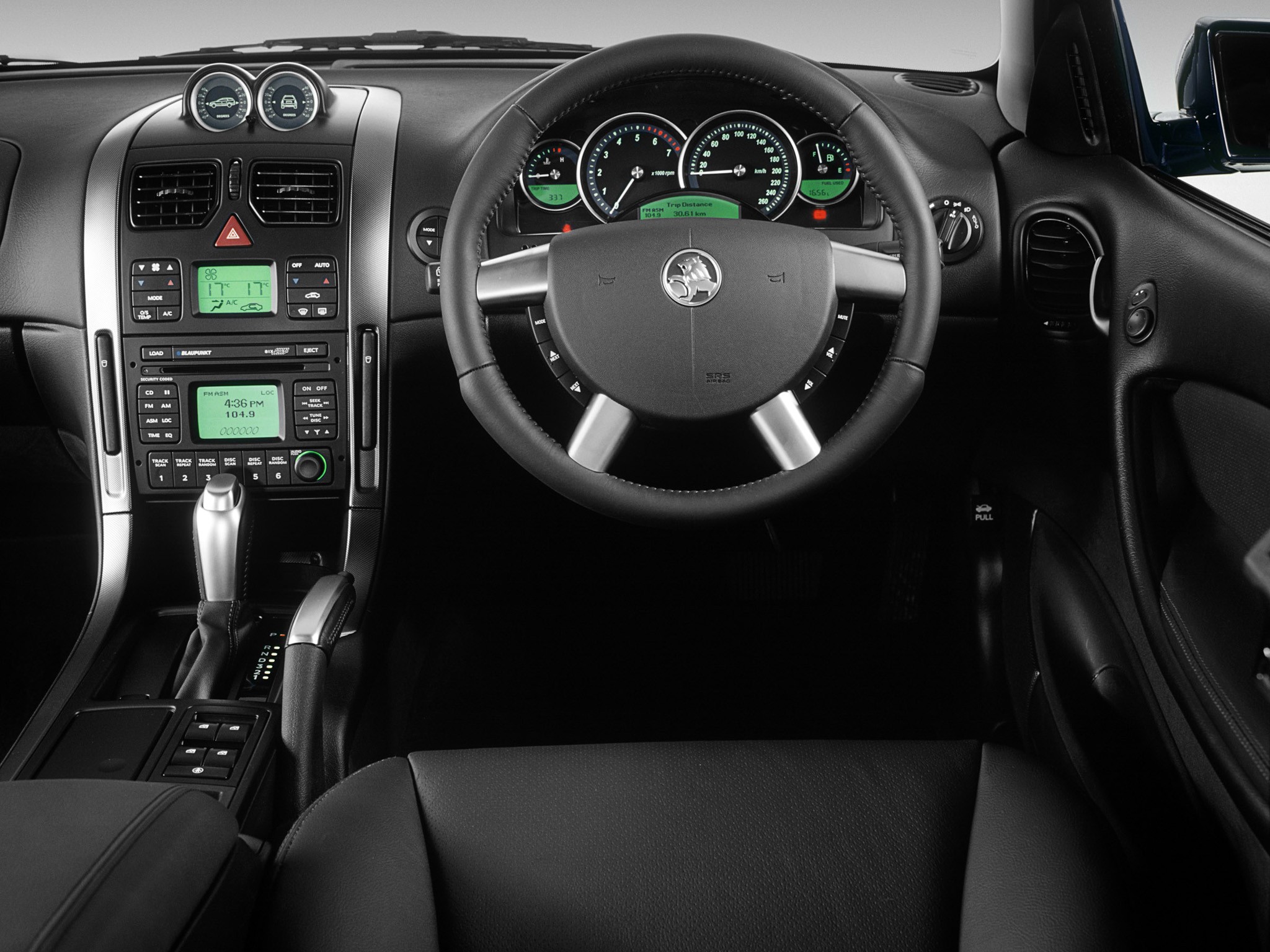 Holden Adventra photo 43