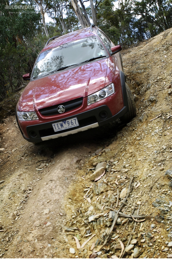 Holden Adventra photo 8