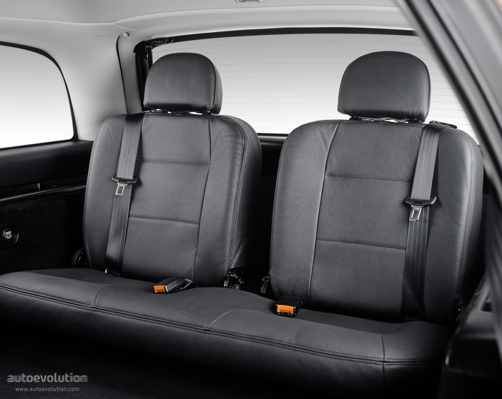 Holden Adventra photo 42