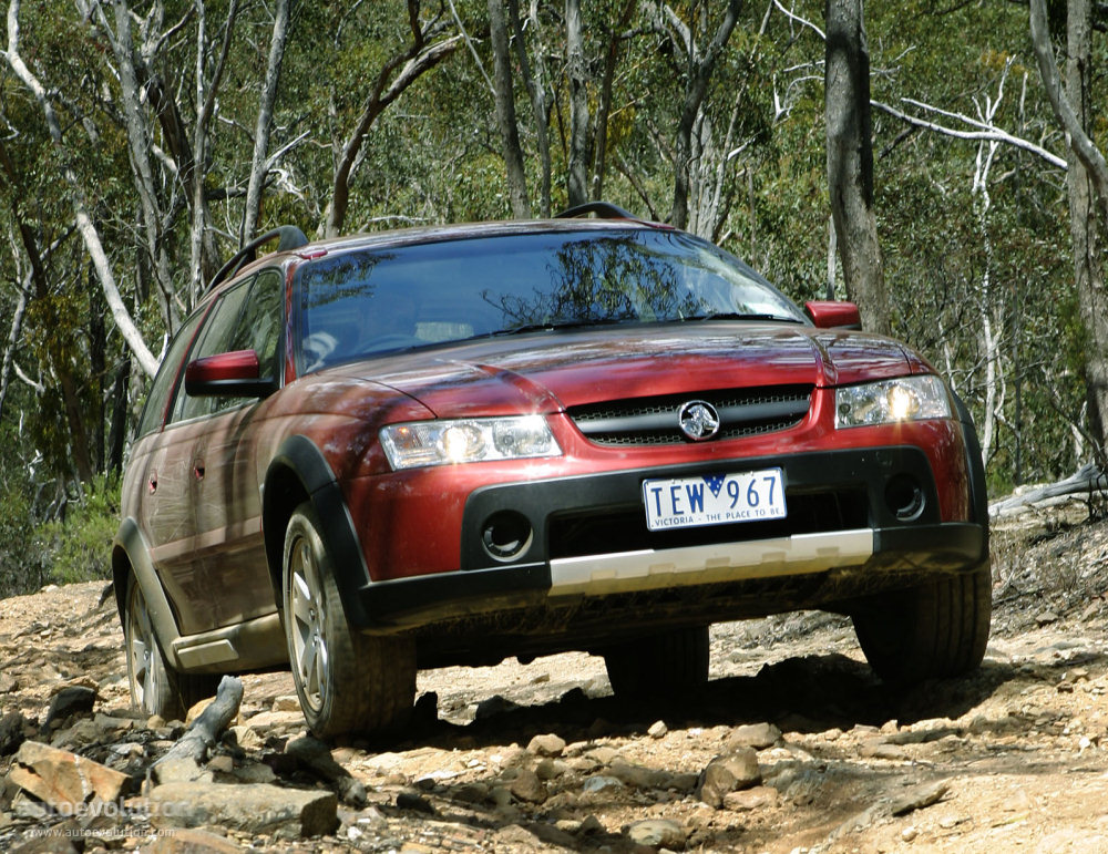 Holden Adventra photo 5