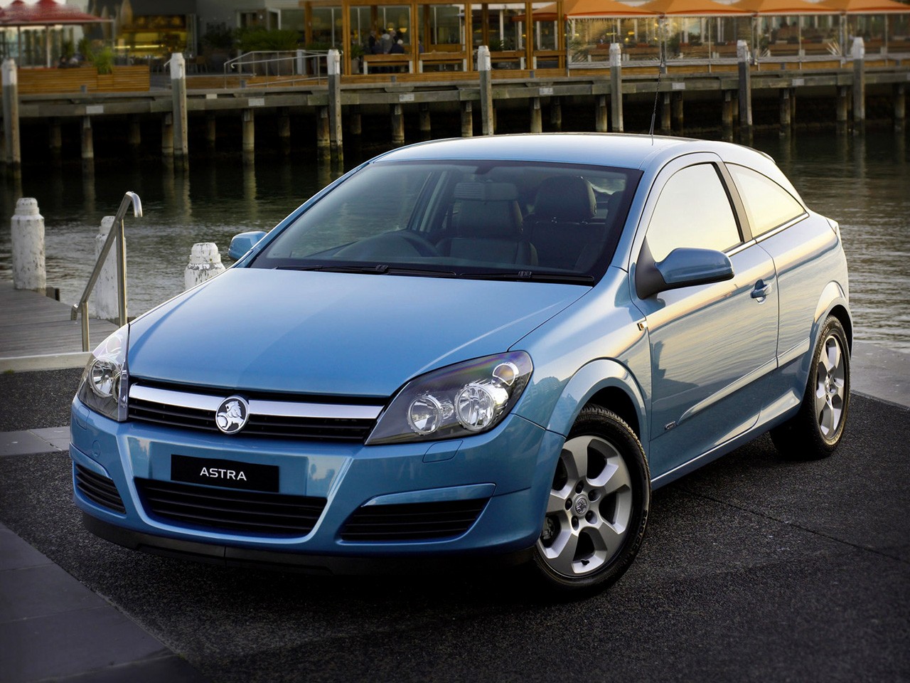 Holden Astra 3 Doors photo 22