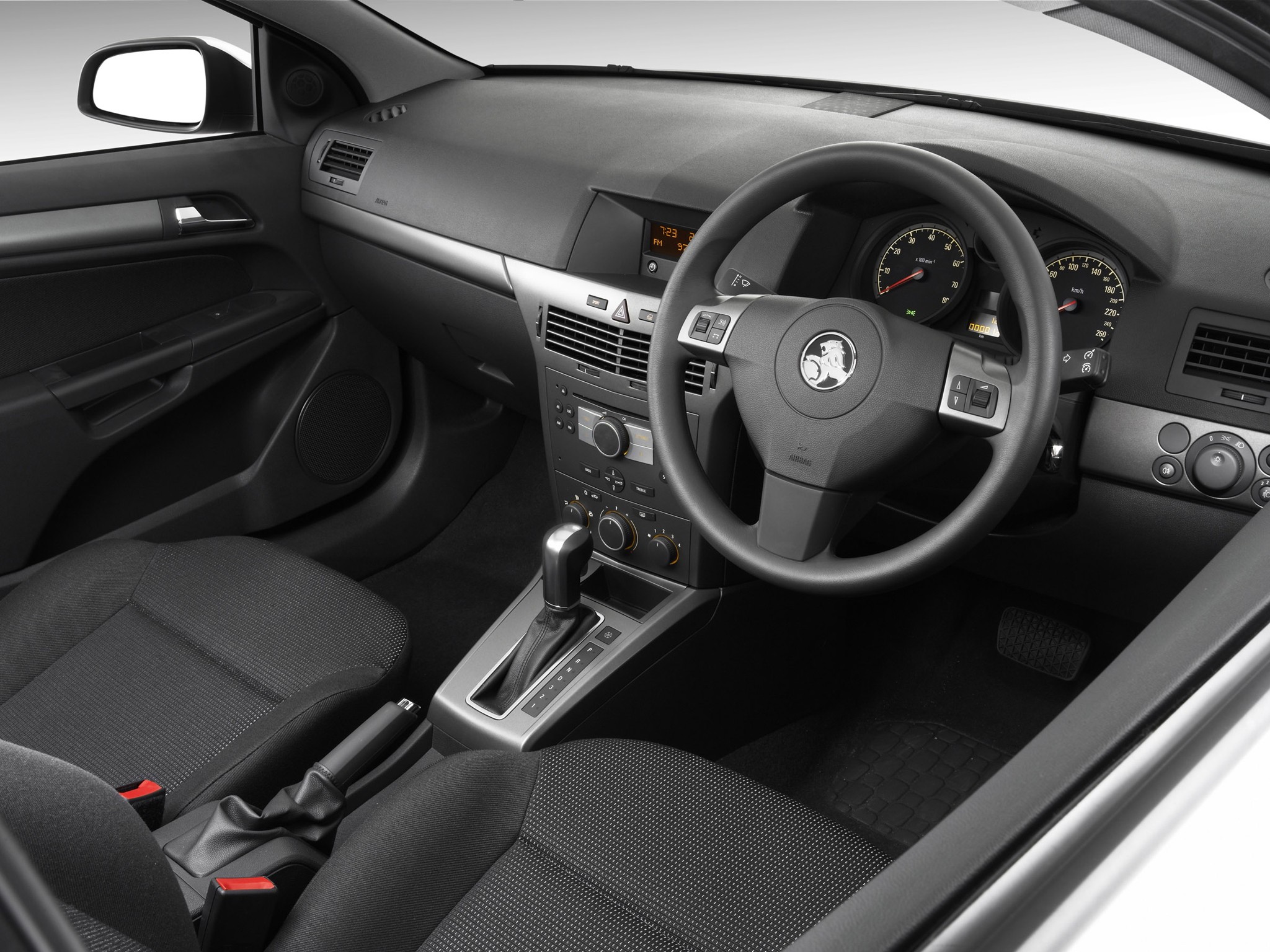 Holden Astra 3 Doors photo 33