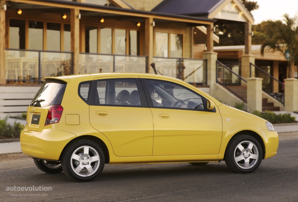 Holden Barina 5 Doors photo 3