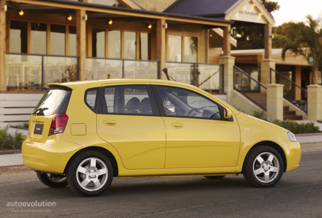 Holden Barina 5 Doors Foto 3