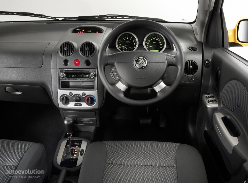 Holden Barina 5 Doors photo 6