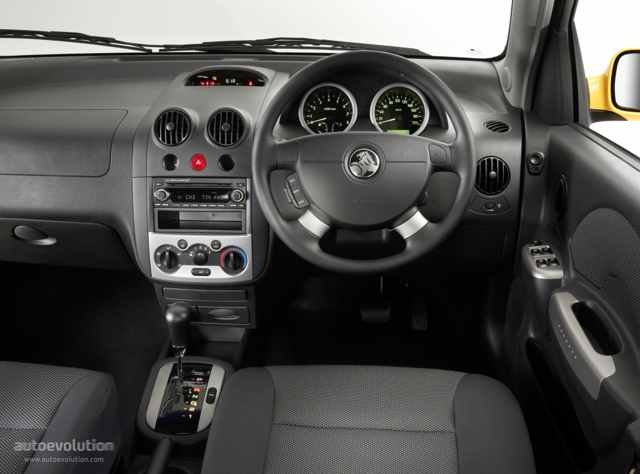 Holden Barina 5 Doors Foto 6