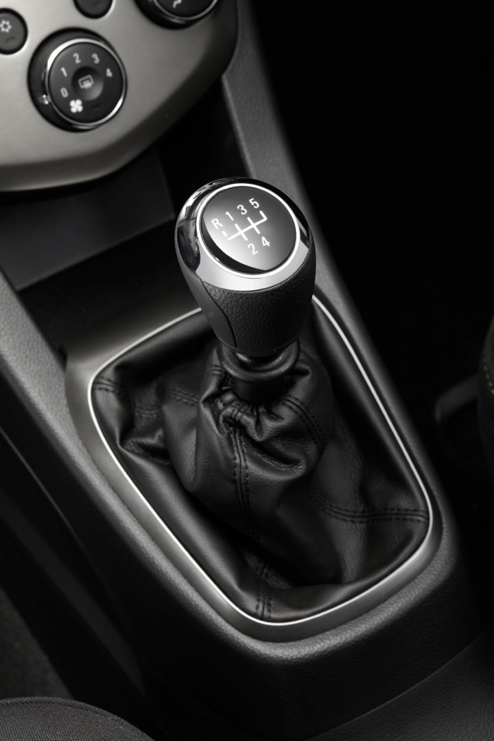 Holden Barina 5 Doors photo 9