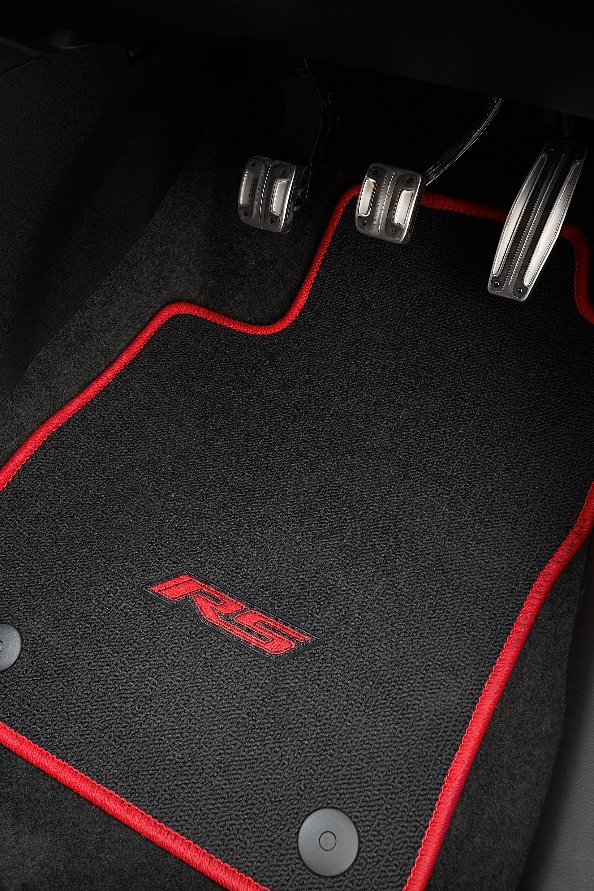 Holden Barina Rs photo 26