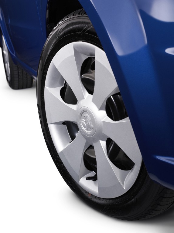 Holden Barina Sedan photo 10