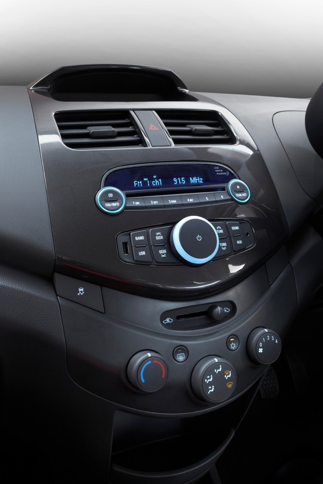 Holden Barina Spark photo 30